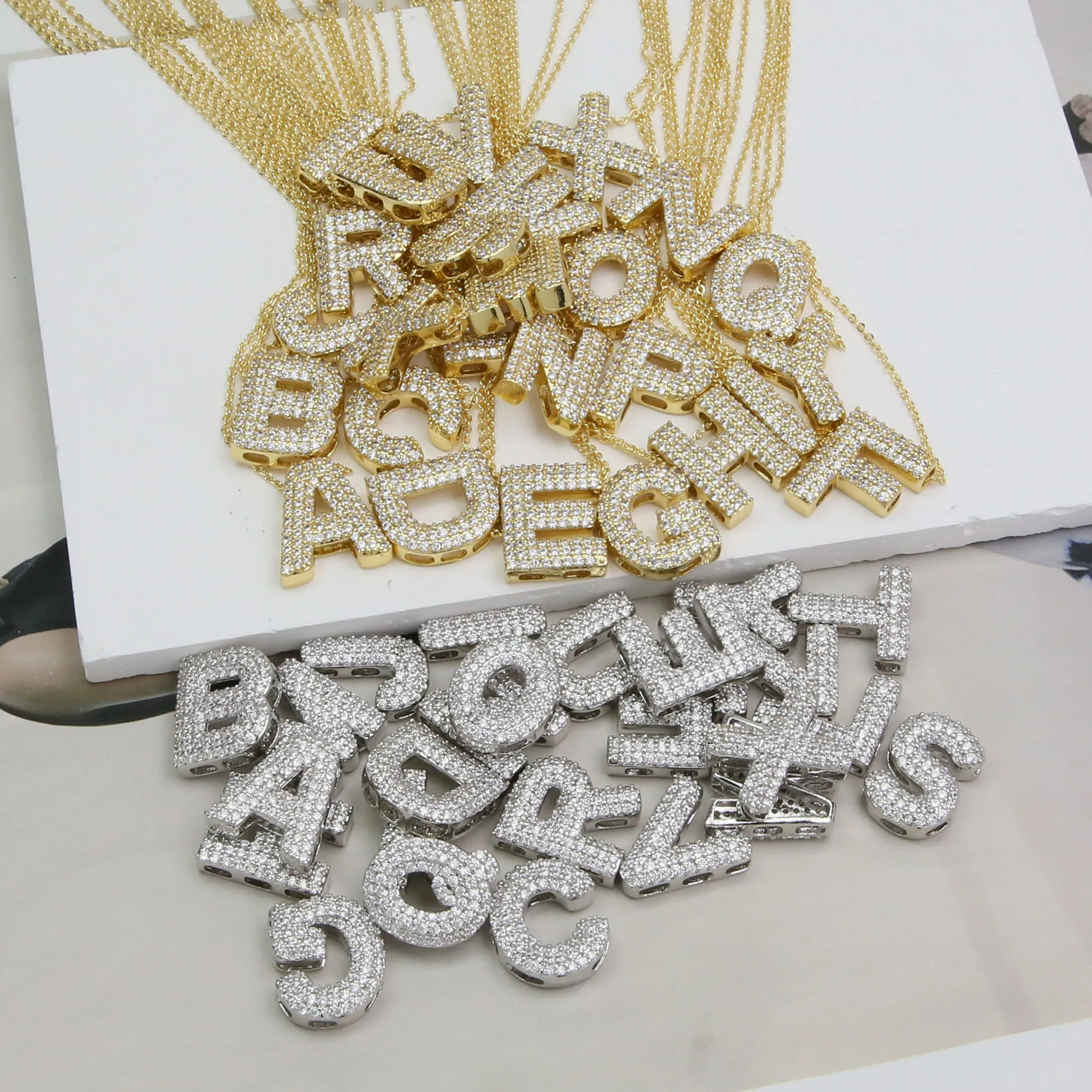 18k gold plated women fashionable jewelry dainty pearl Alphabet initial pendant necklace letter jewelry gift