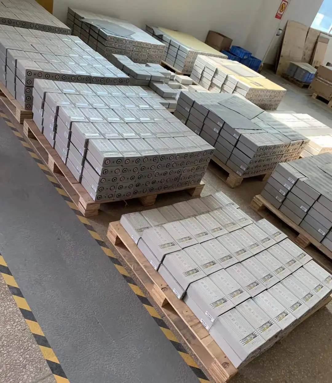 Оригинальный новый класс A 3 2 В Calb 100ah LiFePO4 призматическая батарея LF100 LFP литиевая для солнечной системы хранения