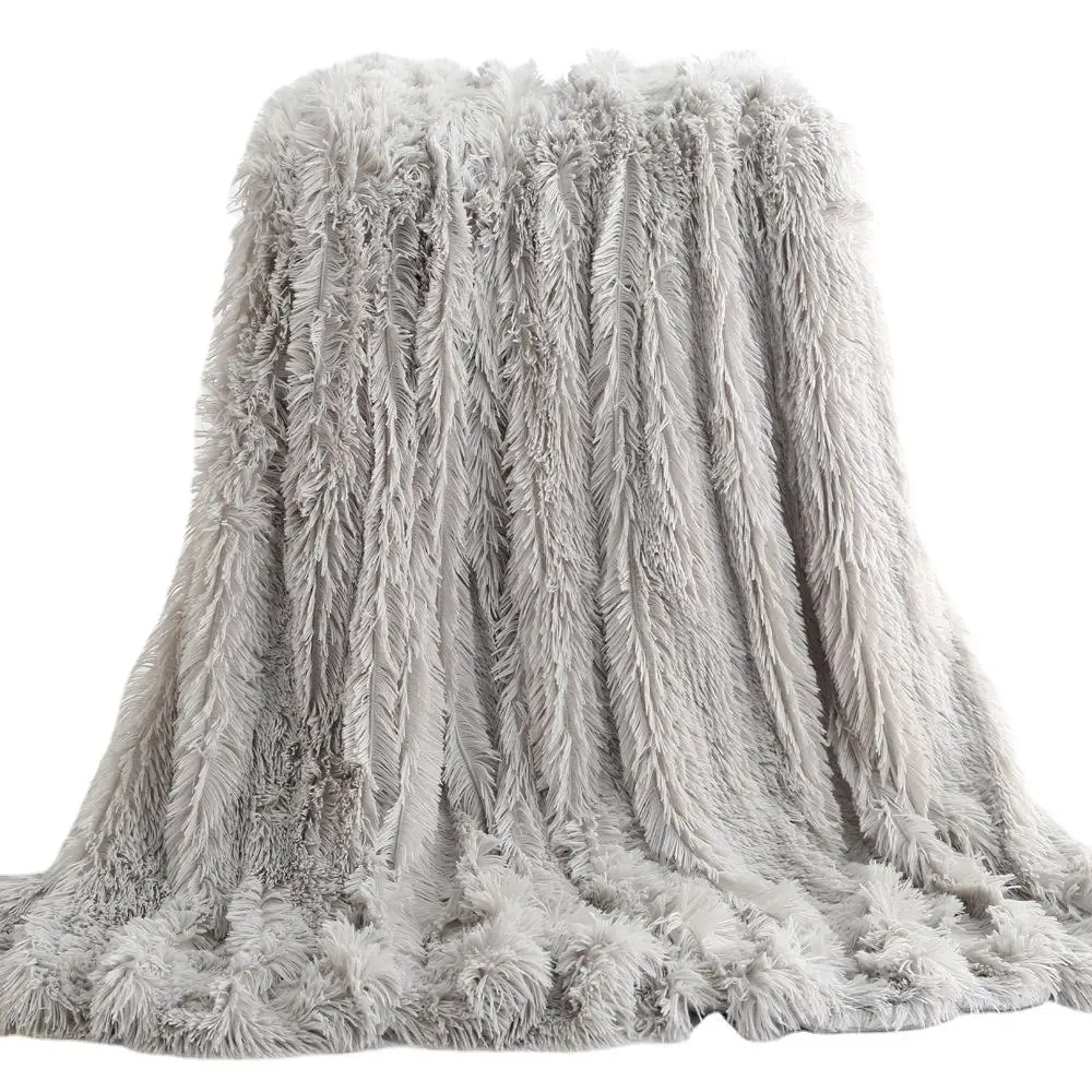 Wholesale Factory Luxury Faux Fur Chunky Thick Blanket Soft Warmth Blanket for Winter and Autumn