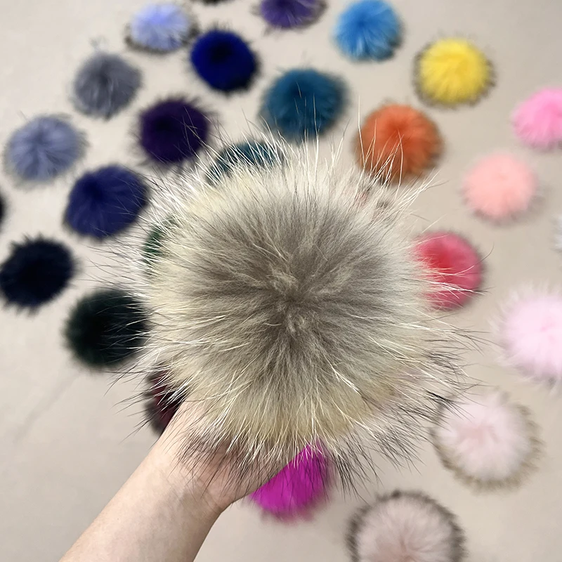Wholesale High Quality 13-15cm genuine Raccoon Fur Pom Poms For Hats Accessories