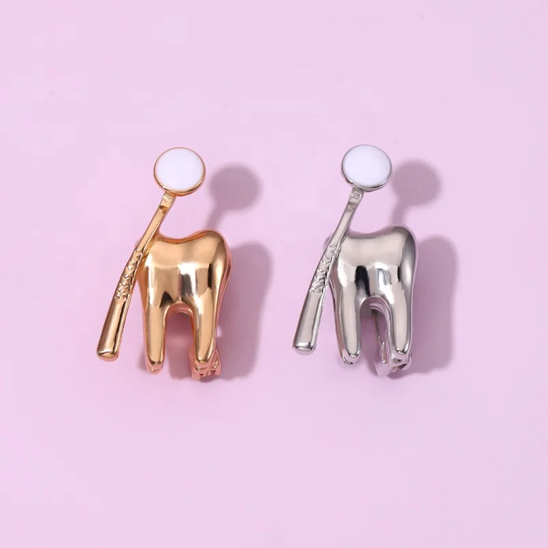 2023 Pins Fashion Tooth Shape Cute Medical Brooch Pin for Doctor Nurse Lapel Backpack Badge Pins Jewelry Gift Accessories