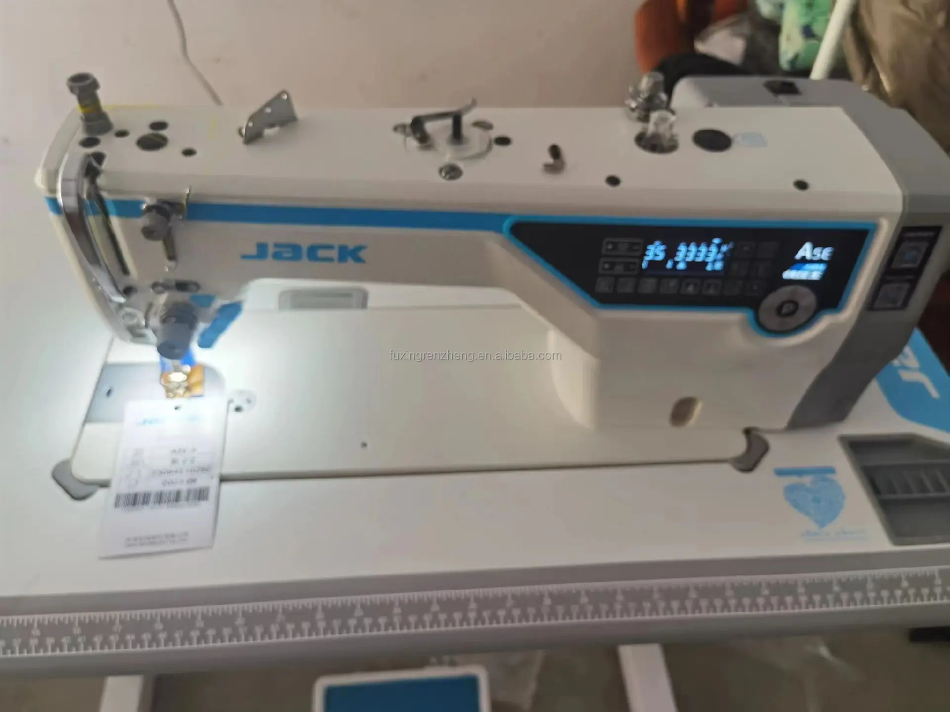 Лидер продаж швейная машина Jack A5E-A lockstitch может регулировать работу машины в соответствии с сшиваемым материалом.