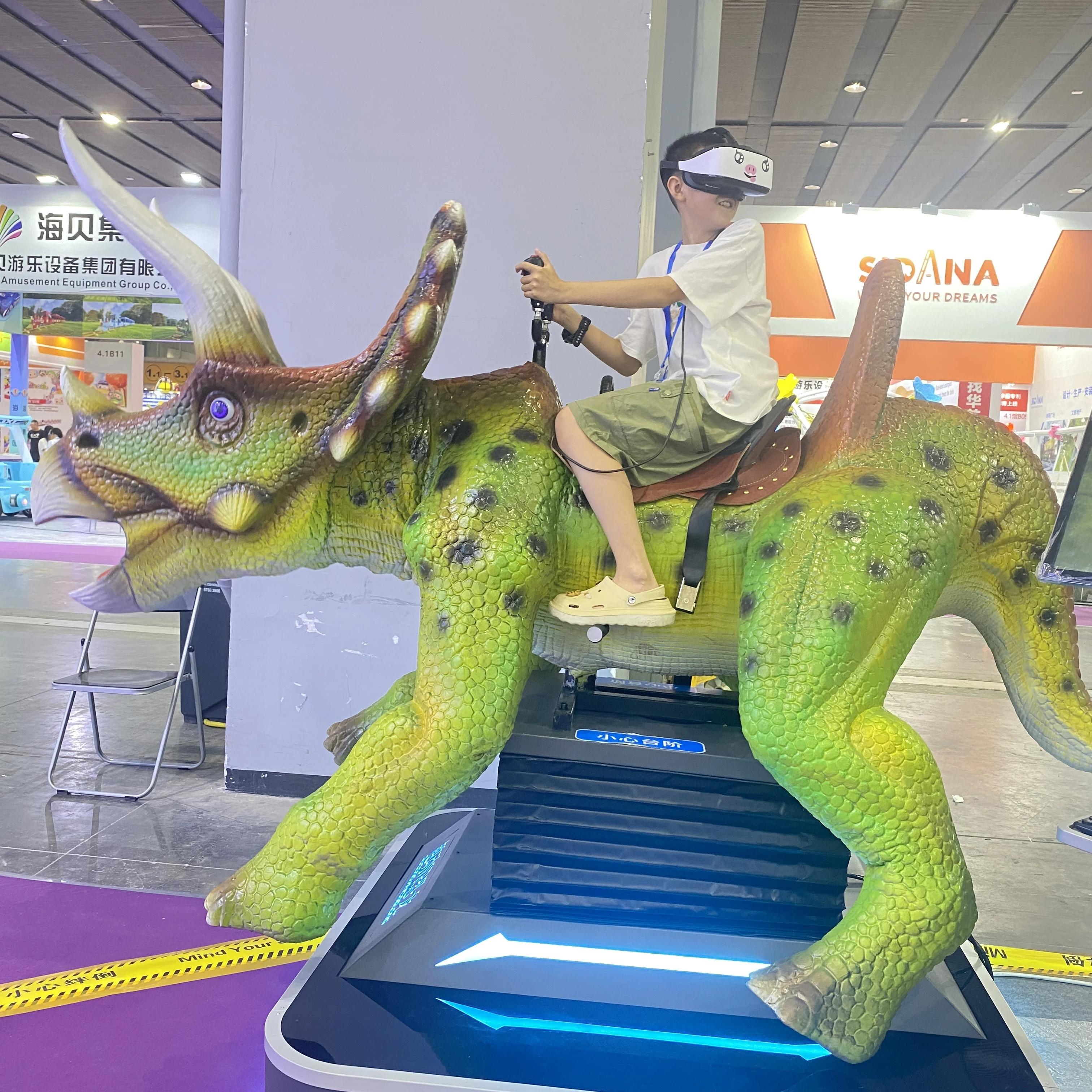 Zigong Manufacturer Electric animatronic animated model vr Dinosaur game machine for sale