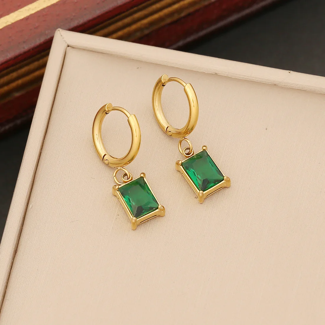 2023 New Arrival Luxury Original Fashion 316L Stainless Steel 18k Gold Plated Emarld Zircon Jewelry Sets for Women