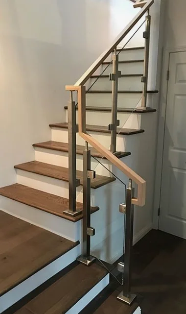 Glass Panel Railing System Luxury Exterior Glass Railing Project INOX 304 Balcony Terrace Top-mounted Railing Handrail Posts