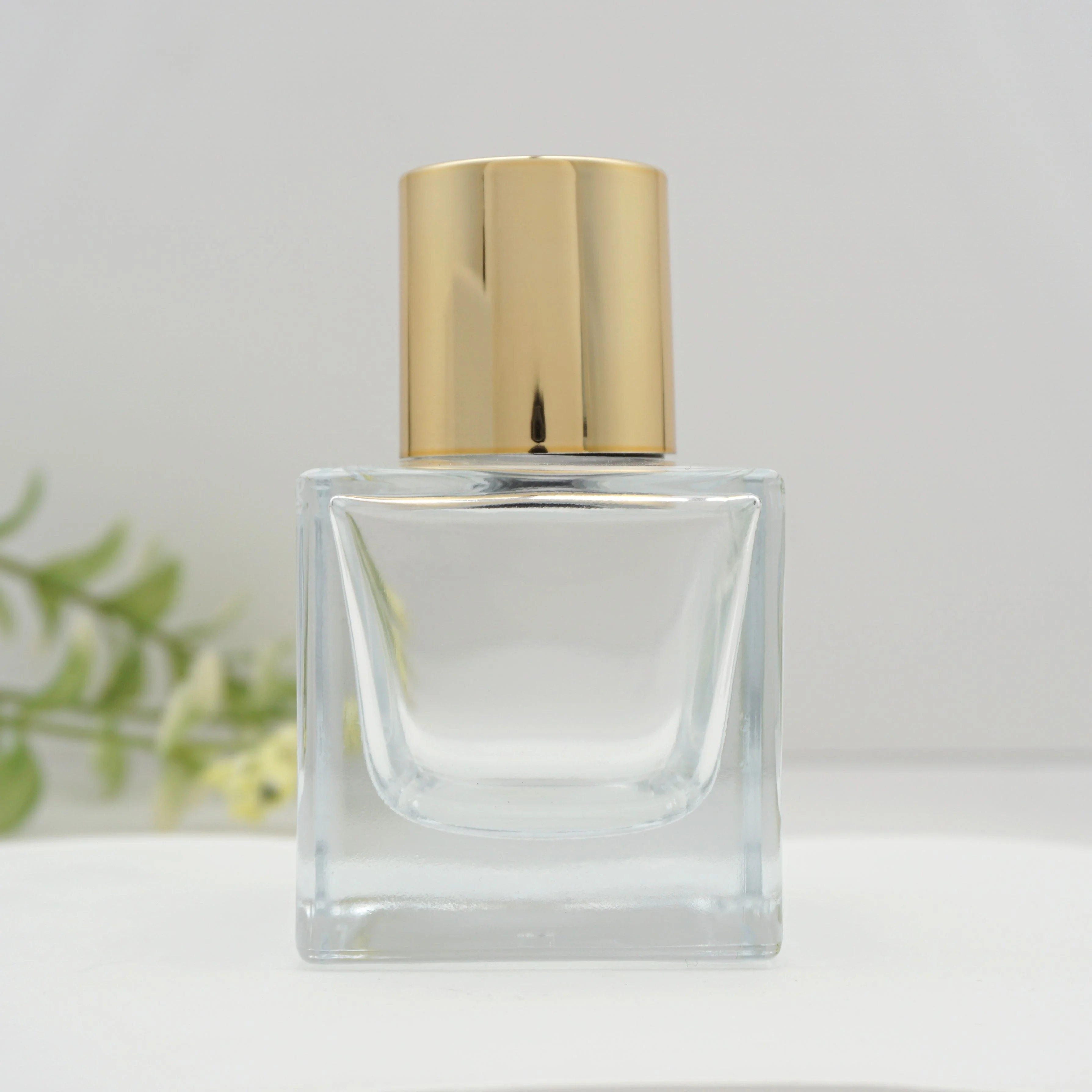 Custom Designed FEA 15mm Plastic Perfume Bottle Cap Fancy Metal Lid for Manufacturers Bottle Closures