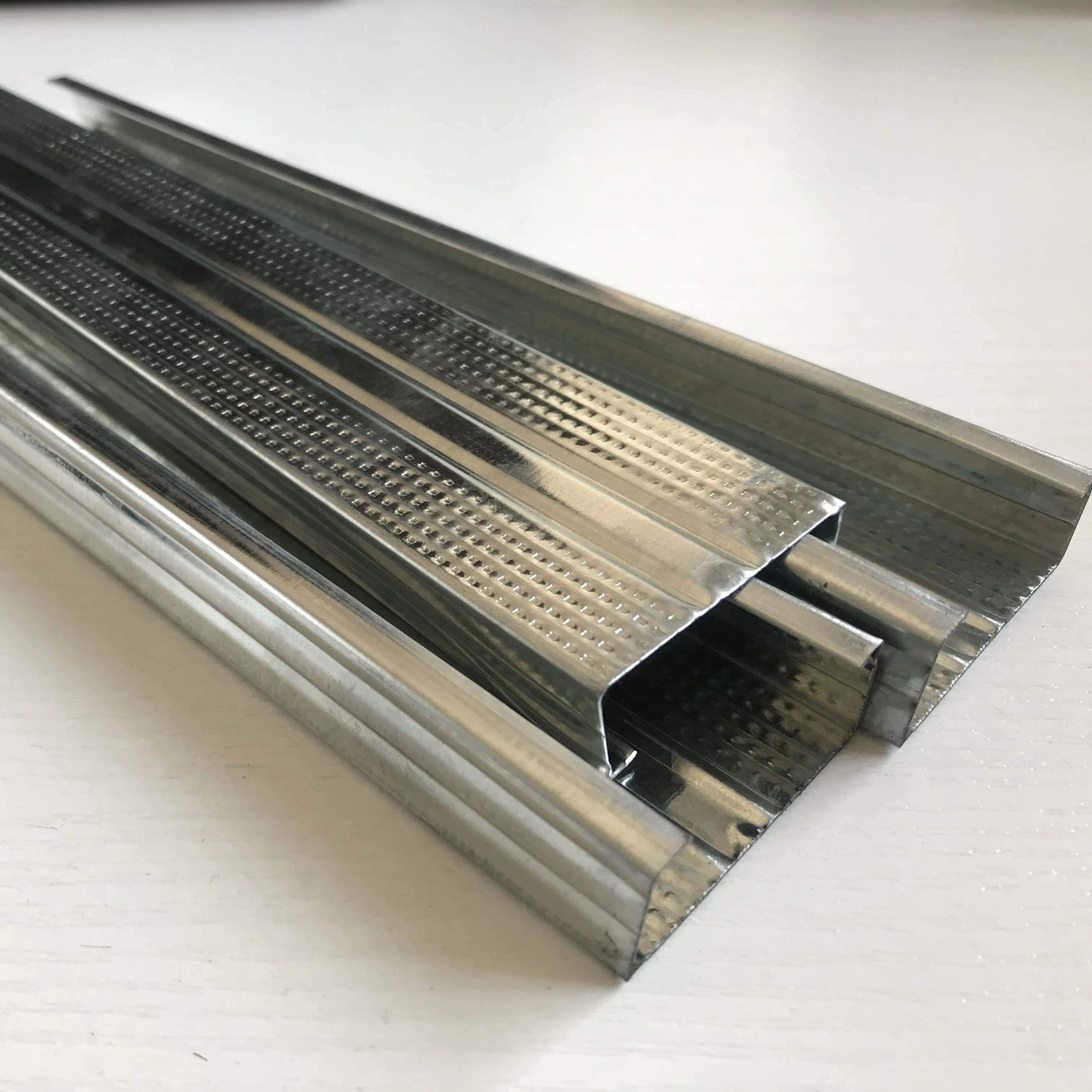 constructors material light steel keel light steel frame 68*35*22 furring channel hat channel