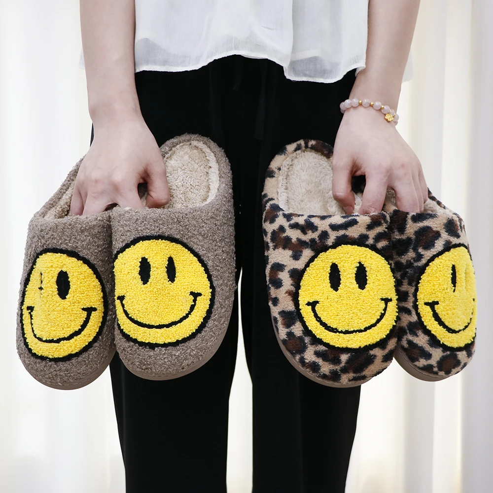 Wholesale Unisex Women Smile Happy Face Slipper Winter Indoor Soft Plush Fluffy Kids Smiley Face Slippers For Ladies