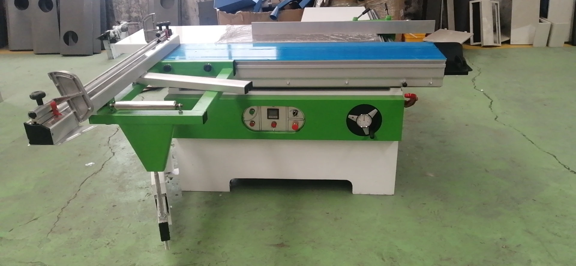 1.6m Sliding Table Saw Machine Cutting Plug-in board