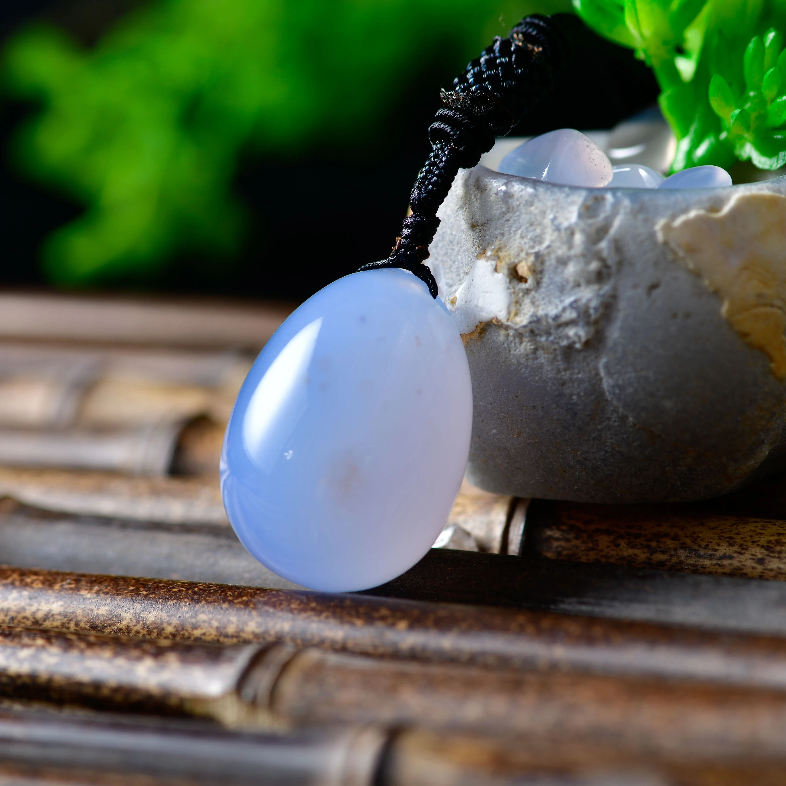 
Wholesale Blue chalcedony yoni eggs natural Crystal gemstone blue agate stone jade jasper Healing yoni eggs 