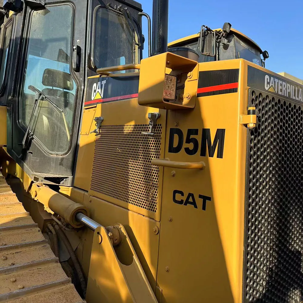 Мини-бульдозер Caterpillar D5M