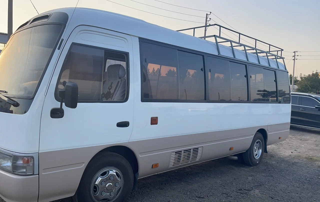 Дизельный двигатель Отремонтирован в хорошем состоянии 30 мест б/у toyota coaster автобус для