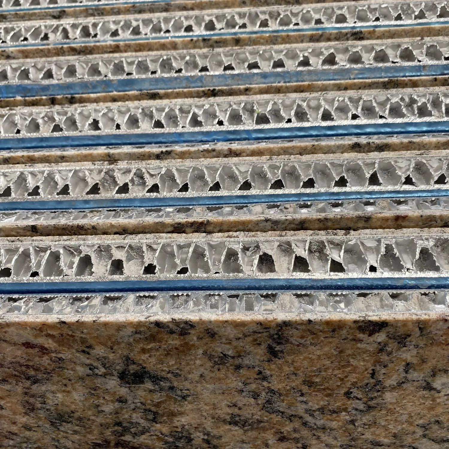 Gialla Brazil Granite Lightweight Stone Honeycomb Panel for Exterior Wall Cladding