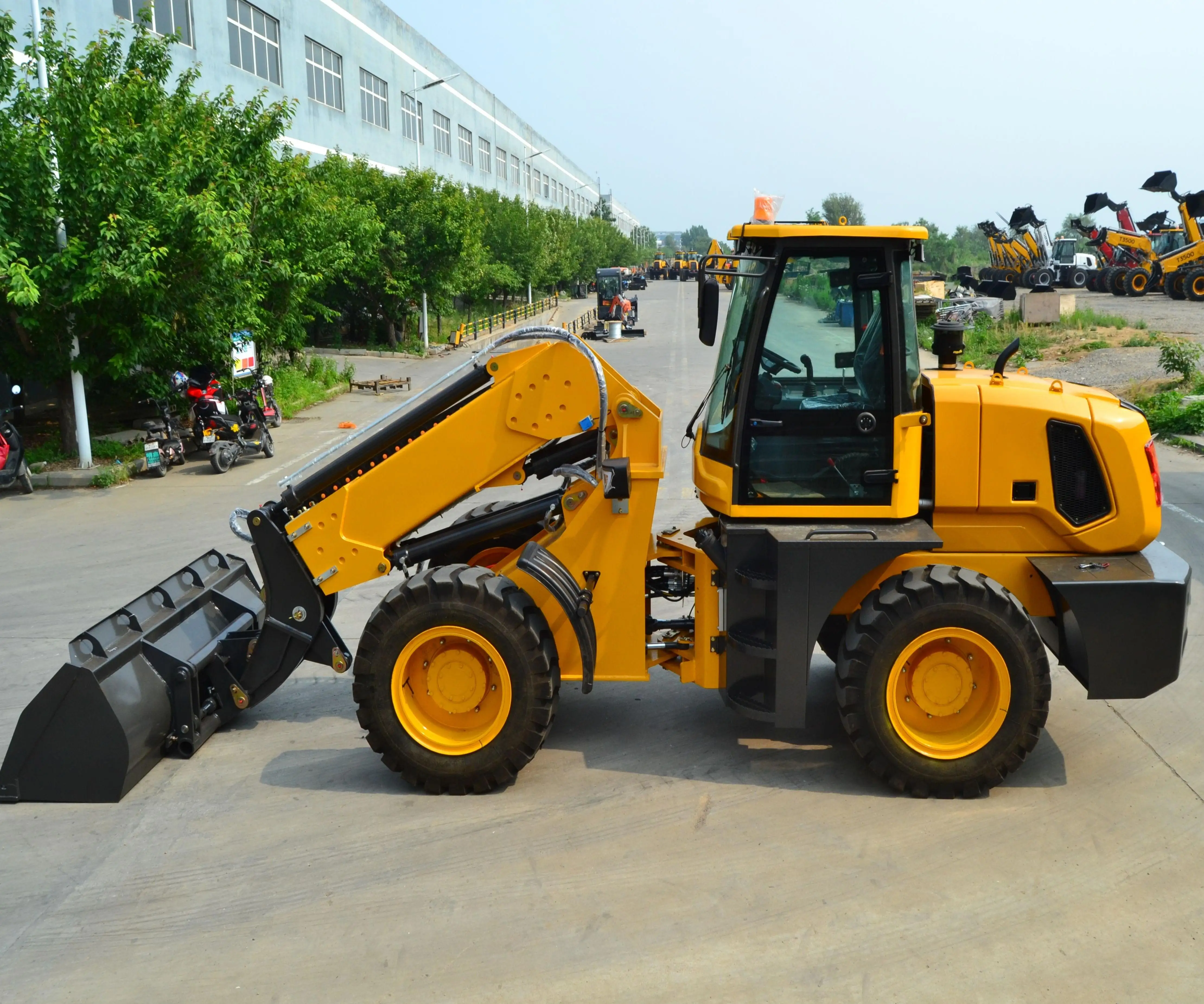 Heracles 3 Ton Mini Telehandler Diesel Engine Telescopic Wheel Loader EURO5 Front Loader Bucket Gearbox Pump