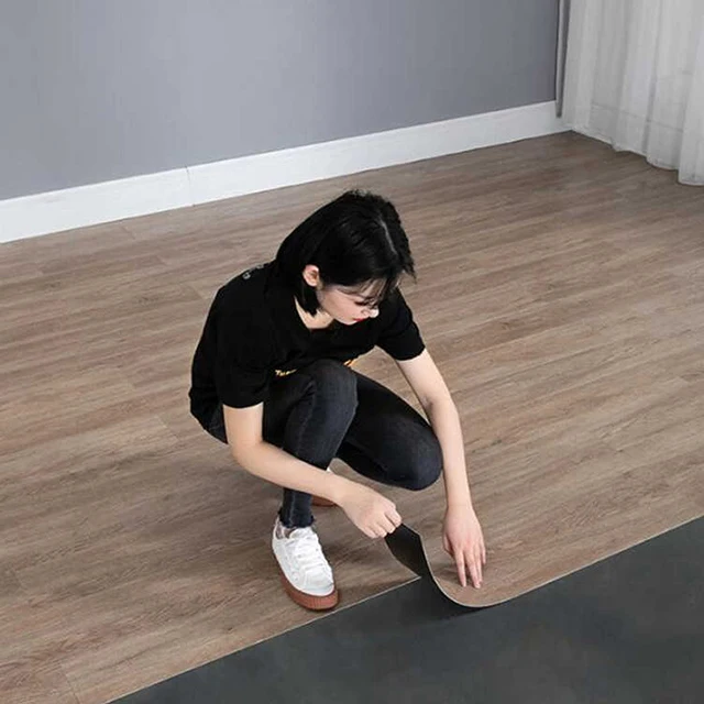 newly design fashionable self adhesive pvc floor plastic floor and pvc floor tile for decoration