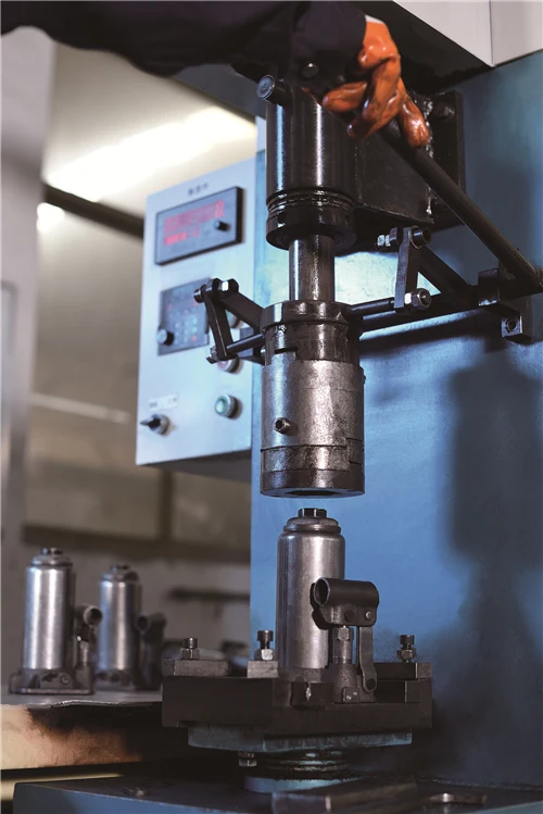 
2019 Factory Supplies Hot Sale Good Quality 30Ton Air/Hydraulic Bottle Jack For Car Lifting 