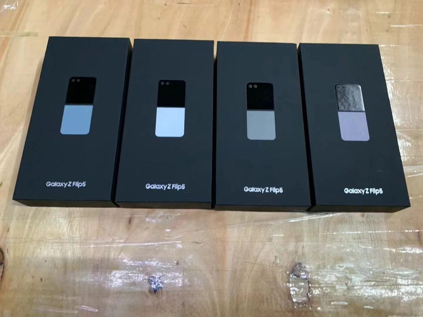Оптовая продажа Упаковочная бумажная коробка для мобильного телефона Galaxy S10 + S20 S21 S22 S23 S24 S20U S21U S22U S23U Z Flip 3 5 Fold 4
