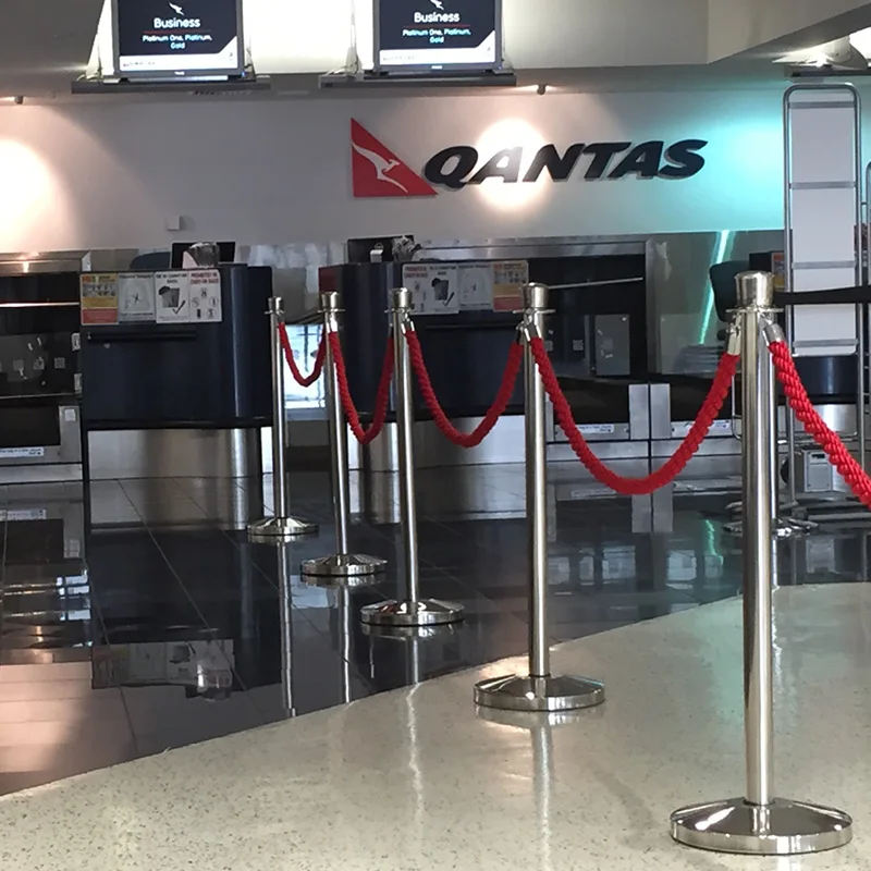 Economy China hot sale crowd control velvet rope barrier Traditional Red carpet Rope Stanchions poles