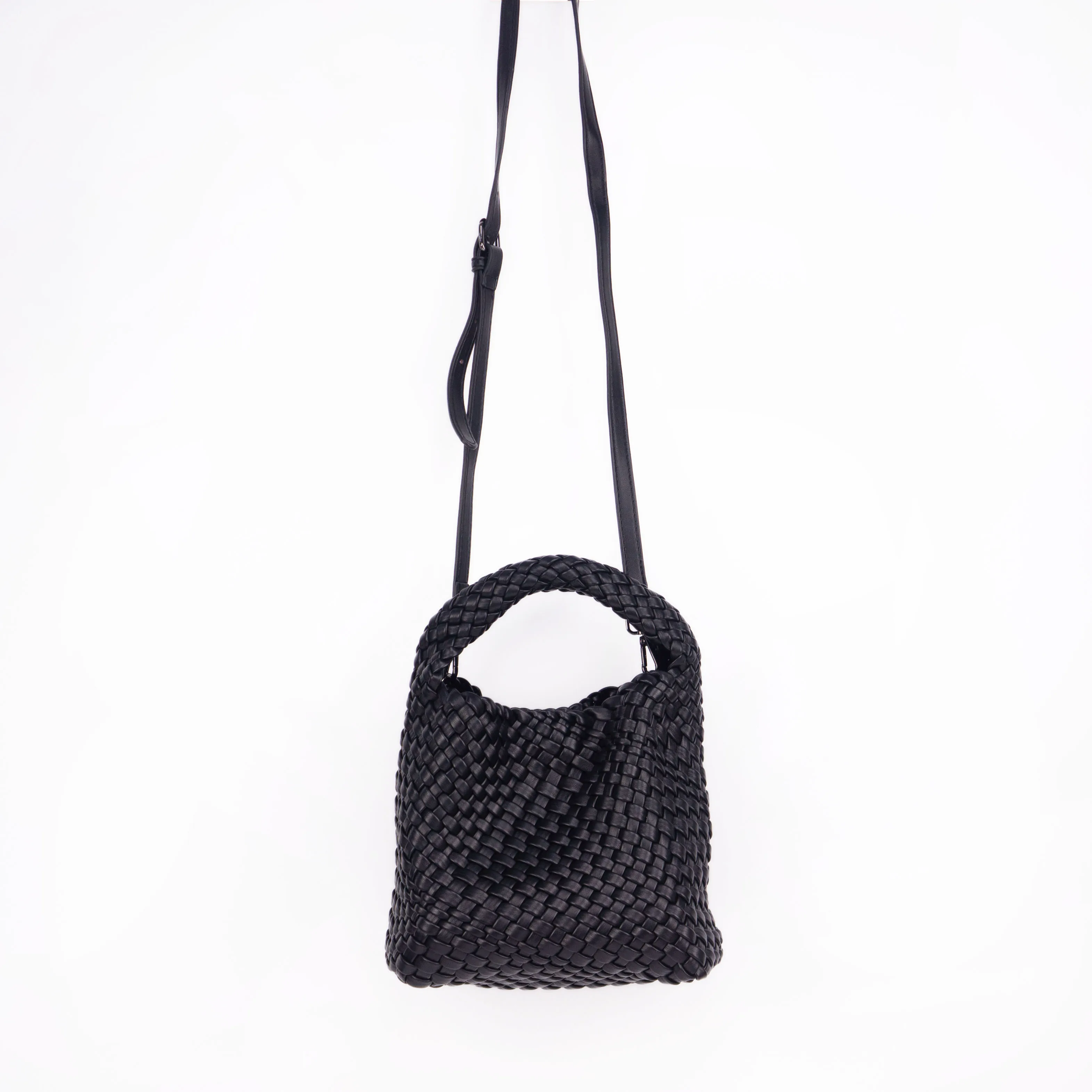 HONOUR ME New Arrive Customize Add logo Leather Hand-Knitted Beach Tote Bag Hand Make Bag PU Woven Bag