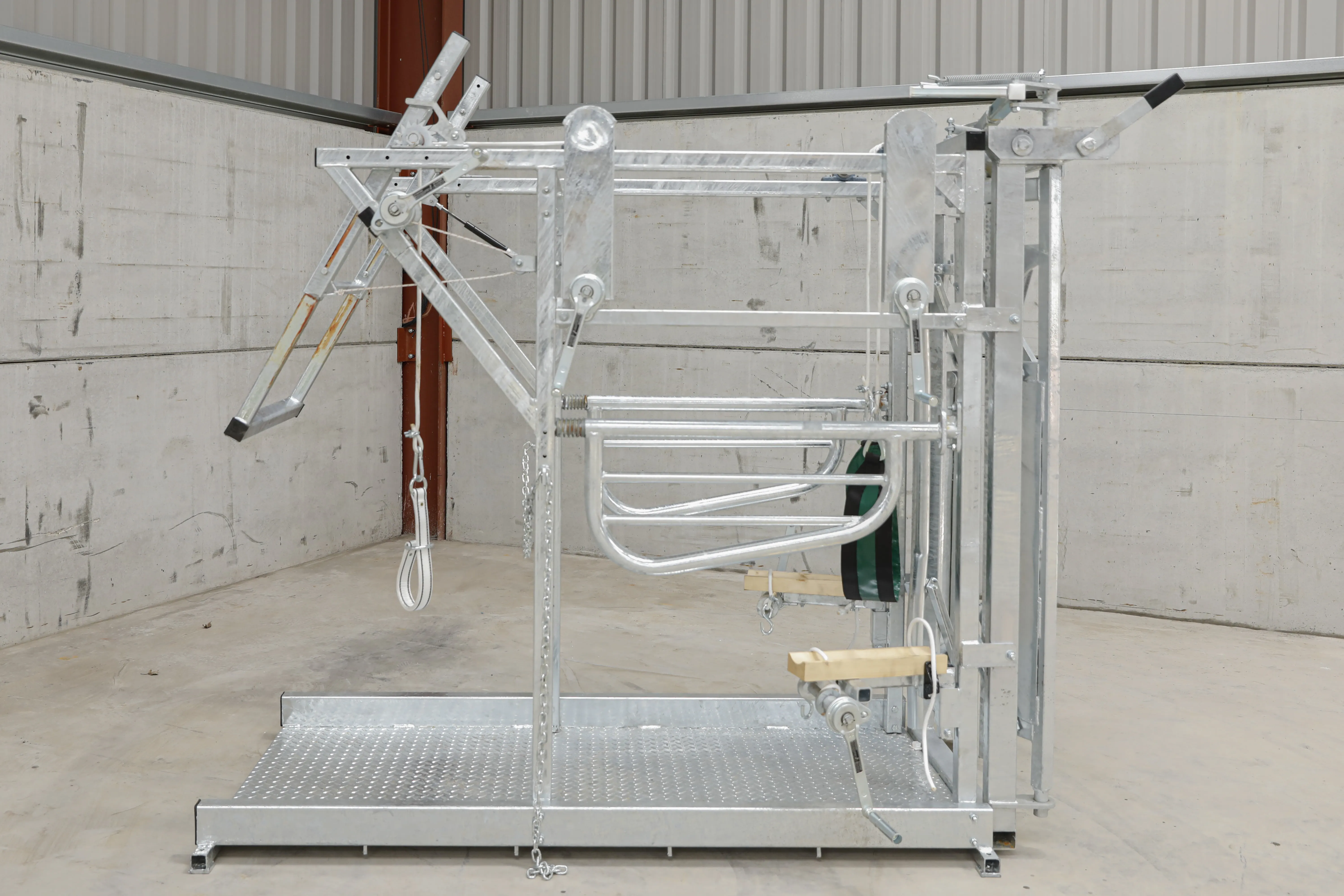 High Quality Farm Equipment Hot DIP Galvanized Epidemic Prevention Hoof Trimming Cattle Equipment Cattle Hoof Trimming