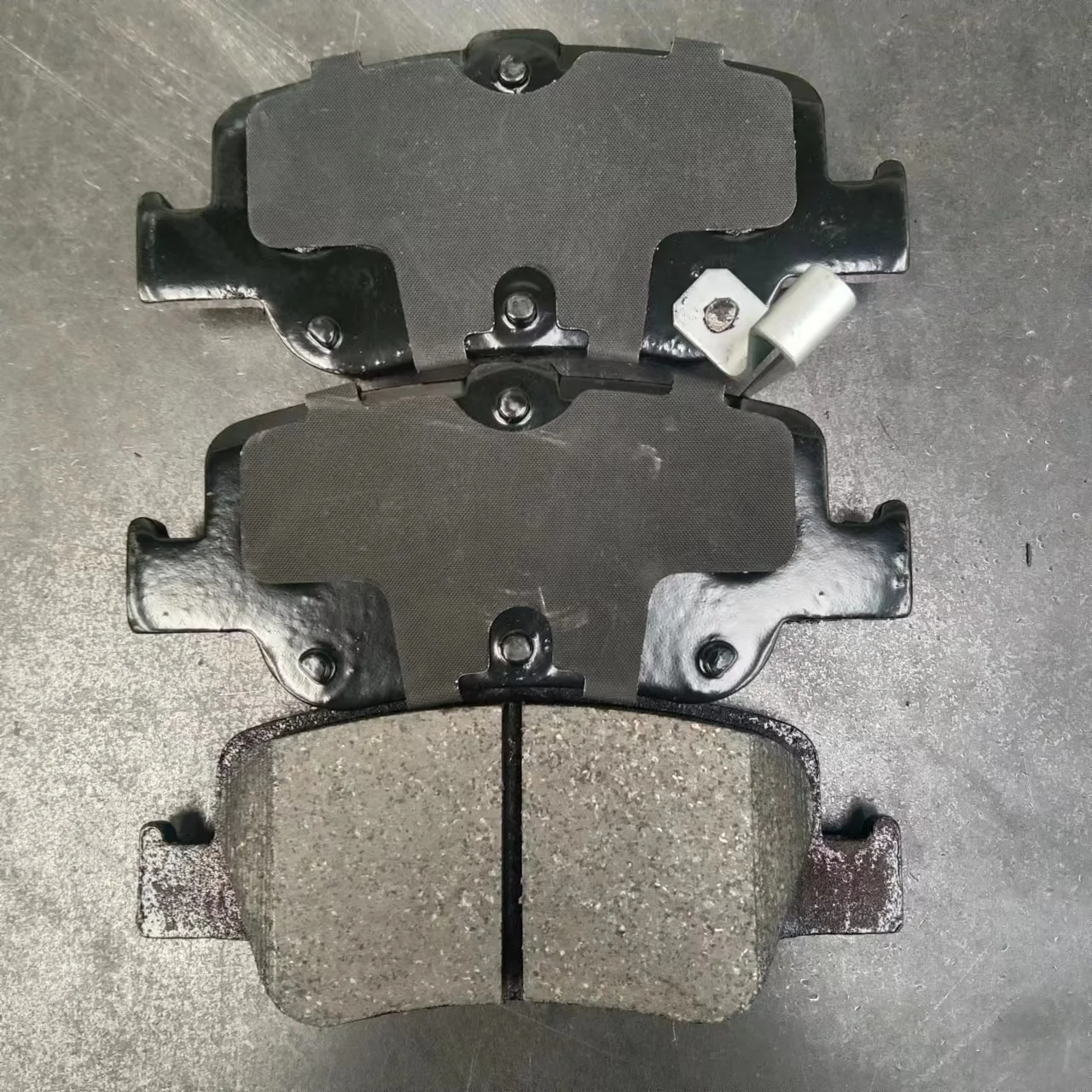 D1950 Automotive Spare Parts High Performance Heat Resistance Brake Pads for Toyota OE 04465-0D150 Car 0.35~0.45  1year