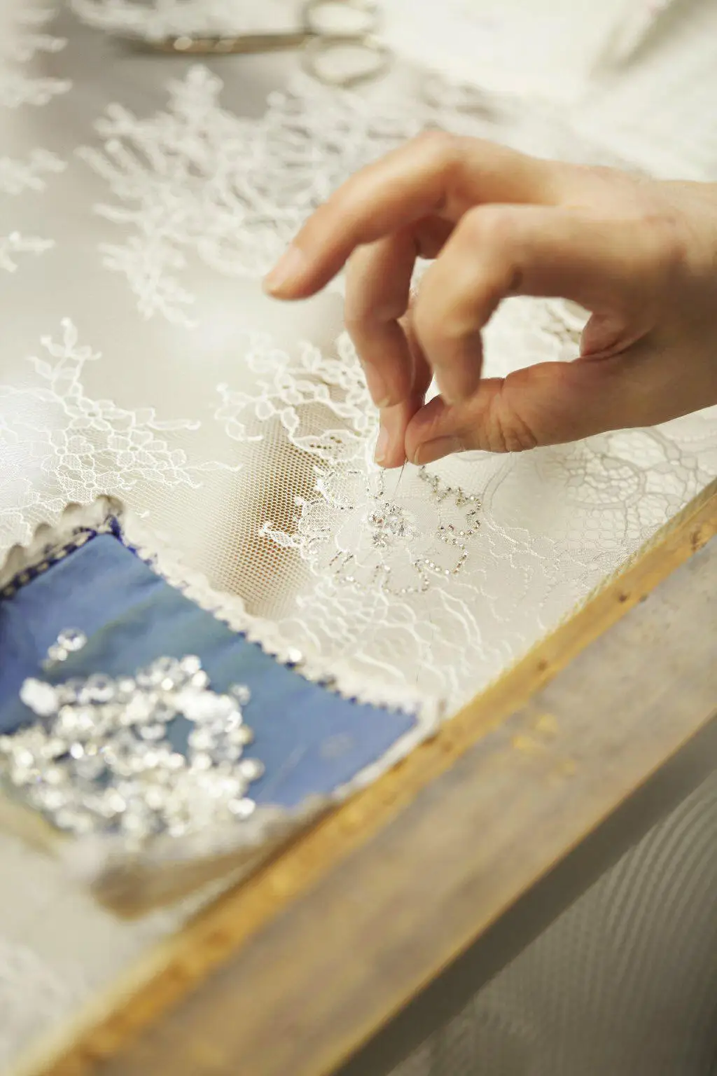 Tailor Made 2022 New Arrival Wedding Bridal Gown Glow Fiber Optic Wedding Dress Pink Women Fashion