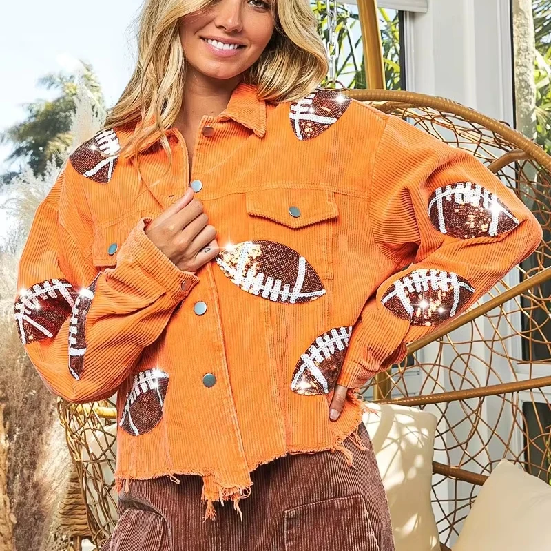 Куртка с блестками и вышивкой