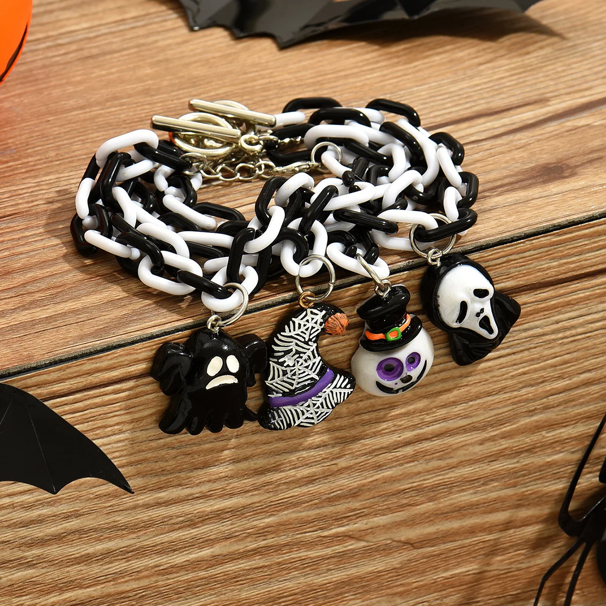 2025 Arrival Ghost Witch Skull Pendant Bracelet Black White Clip Paper Acrylic Bracelet for Halloween Party Prom Jewelry Gift