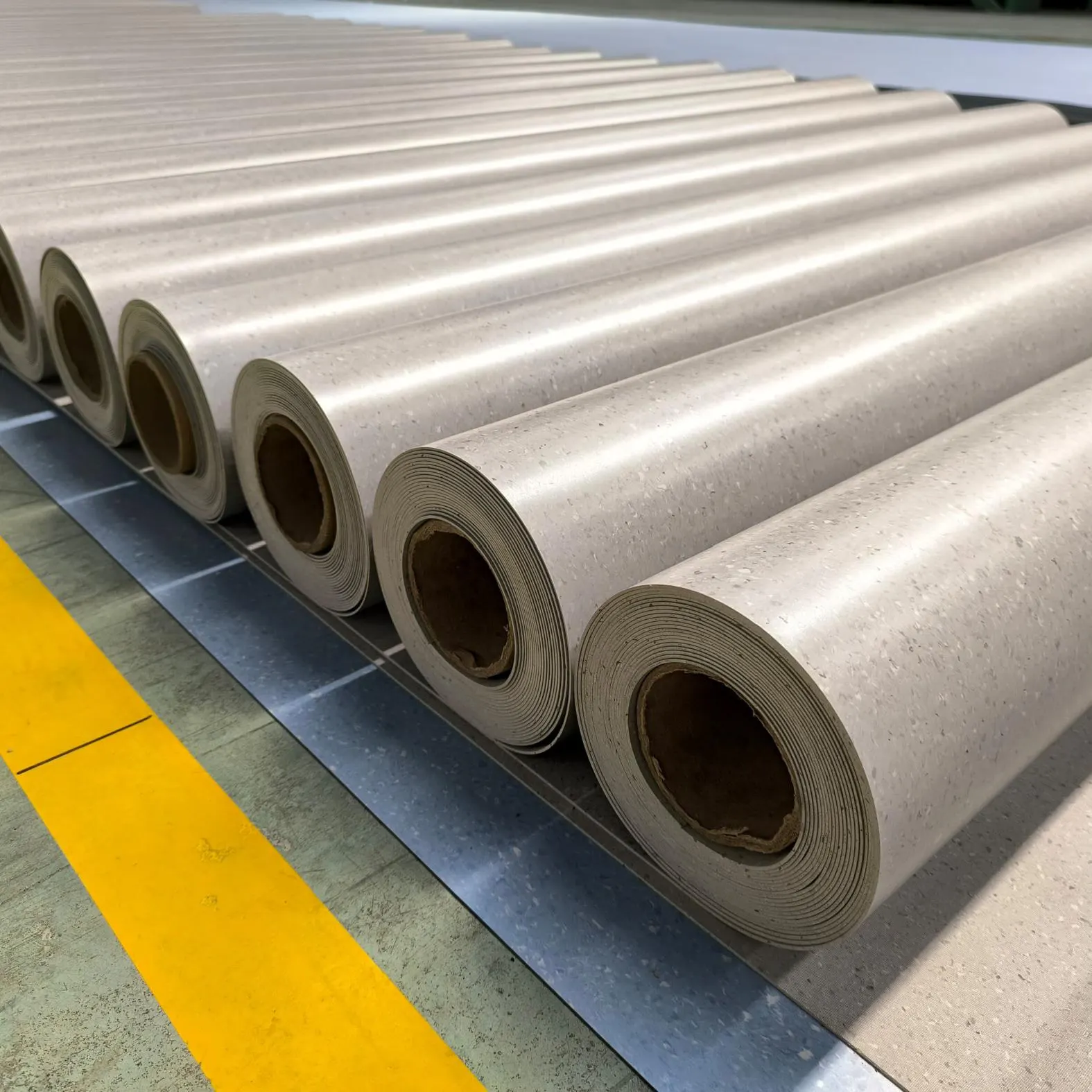 Homogeneous 2mm Anti-static/Eco-friendly/100% Waterproof Pvc Luxury Vinyl Roll Flooring for Hospital