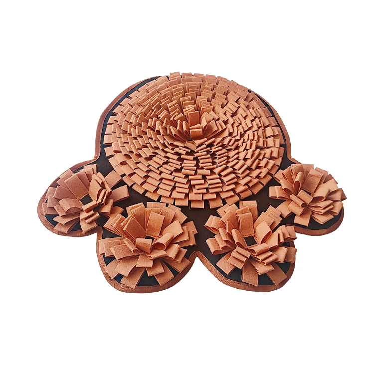 The new cushion in the shape of a bear paw can be folded pet sniffing pad felt washable dog snuffle mat sniffing training pad