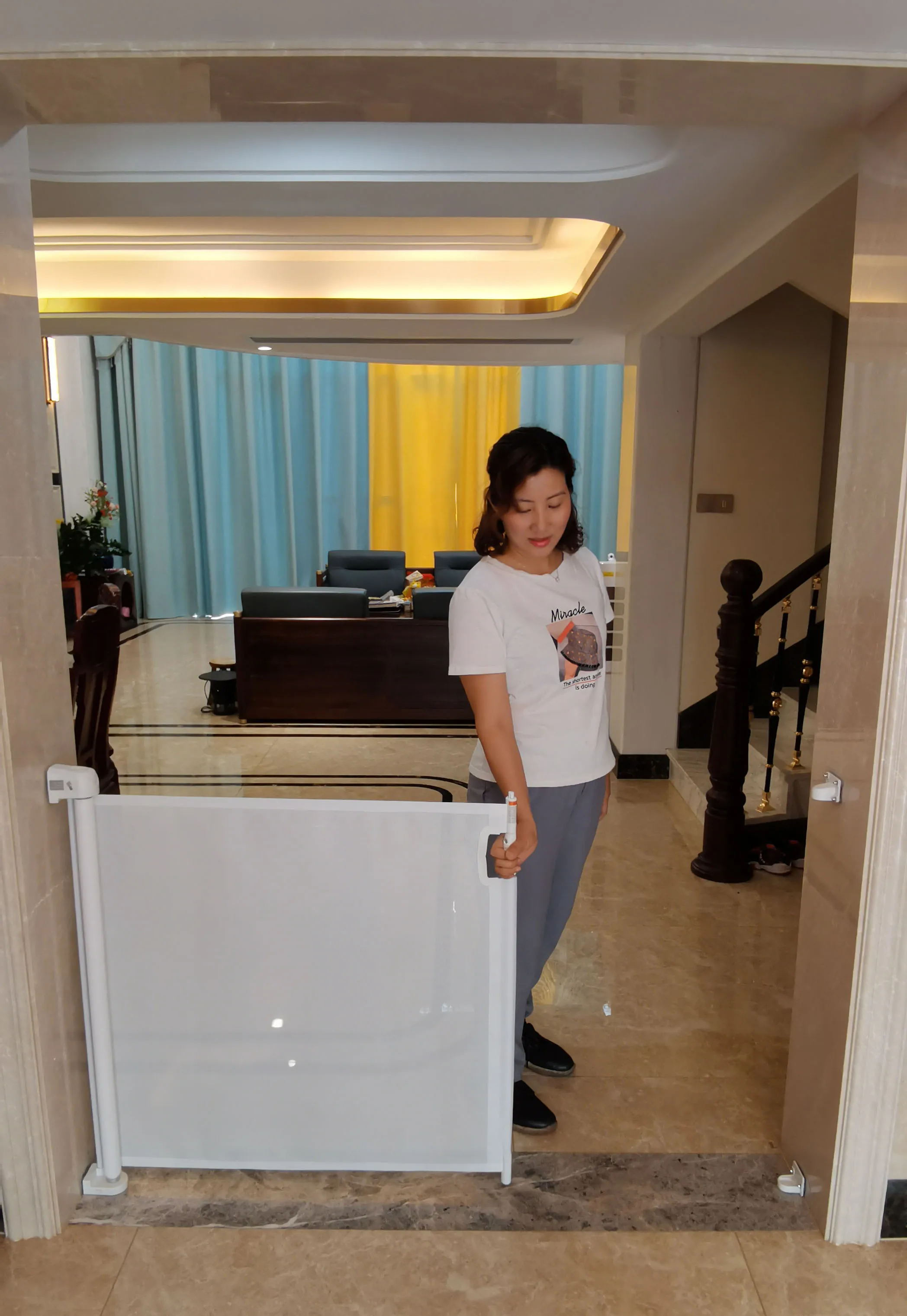 customize extra long 3 meters baby retractable mesh gate for stairs doorways