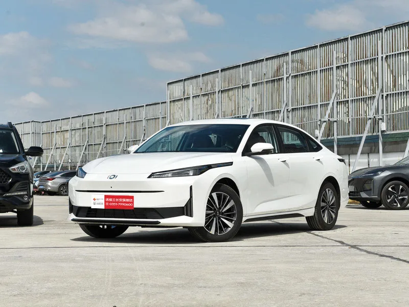 Changan Qiyuan A05 2024 70 Air Гибридный Новый энергетический автомобиль подержанные автомобили для китайской торговли чистыми электромобилями