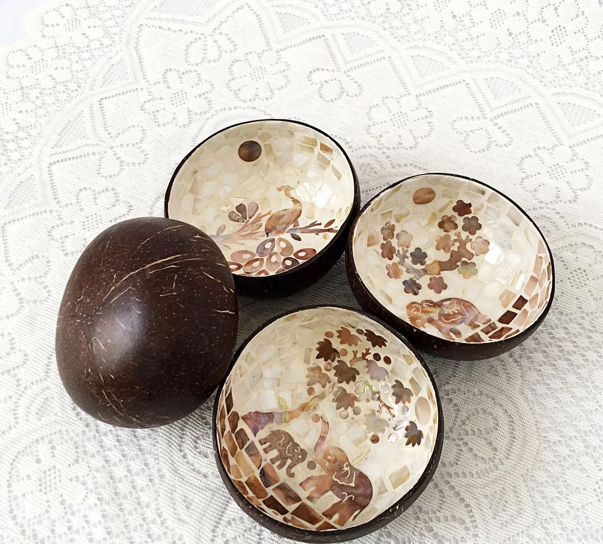 Eco Friendly Natural 4.5 inch Coconut Shell Bowls Reusable Bowls for Salad Fruit Breakfast Serving Decoration Party