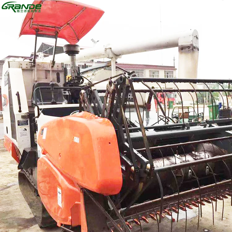 Japanese secondhand KUBOTA PRO688Q rice wheat combine harvester