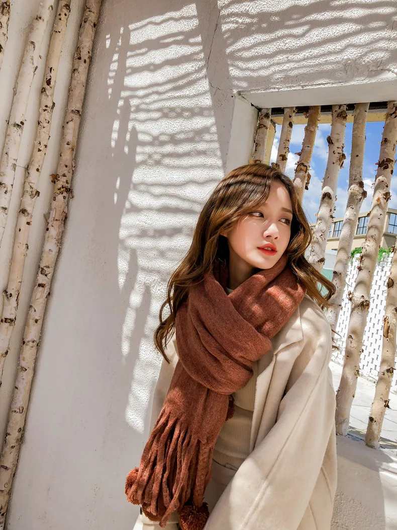 
Japan and Korea warp knitting pure color wool knitting drop ball scarf female fur ball neck thickened shawl wholesale 