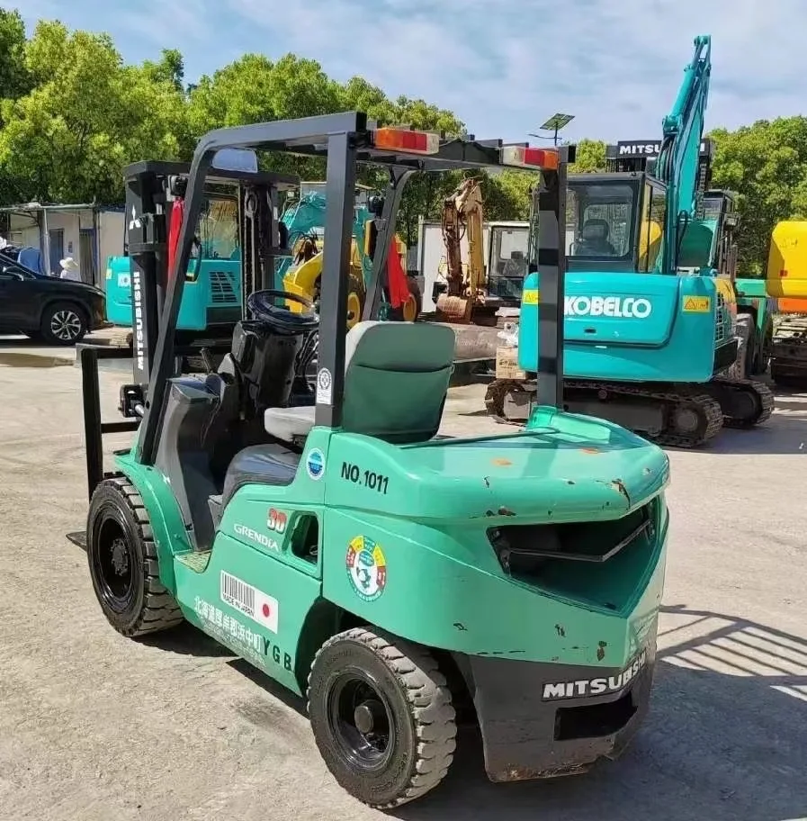 Used MITSUBISH Electric Stacker Forklift  good durability and high quality secondhand FD30 forklift