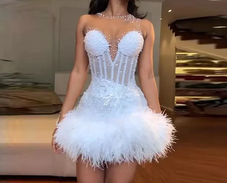 White Beading Feathers Short Prom Dresses 2024 for Women Pearls Mini Length Cocktail Gowns Birthday Party Bandage Dress