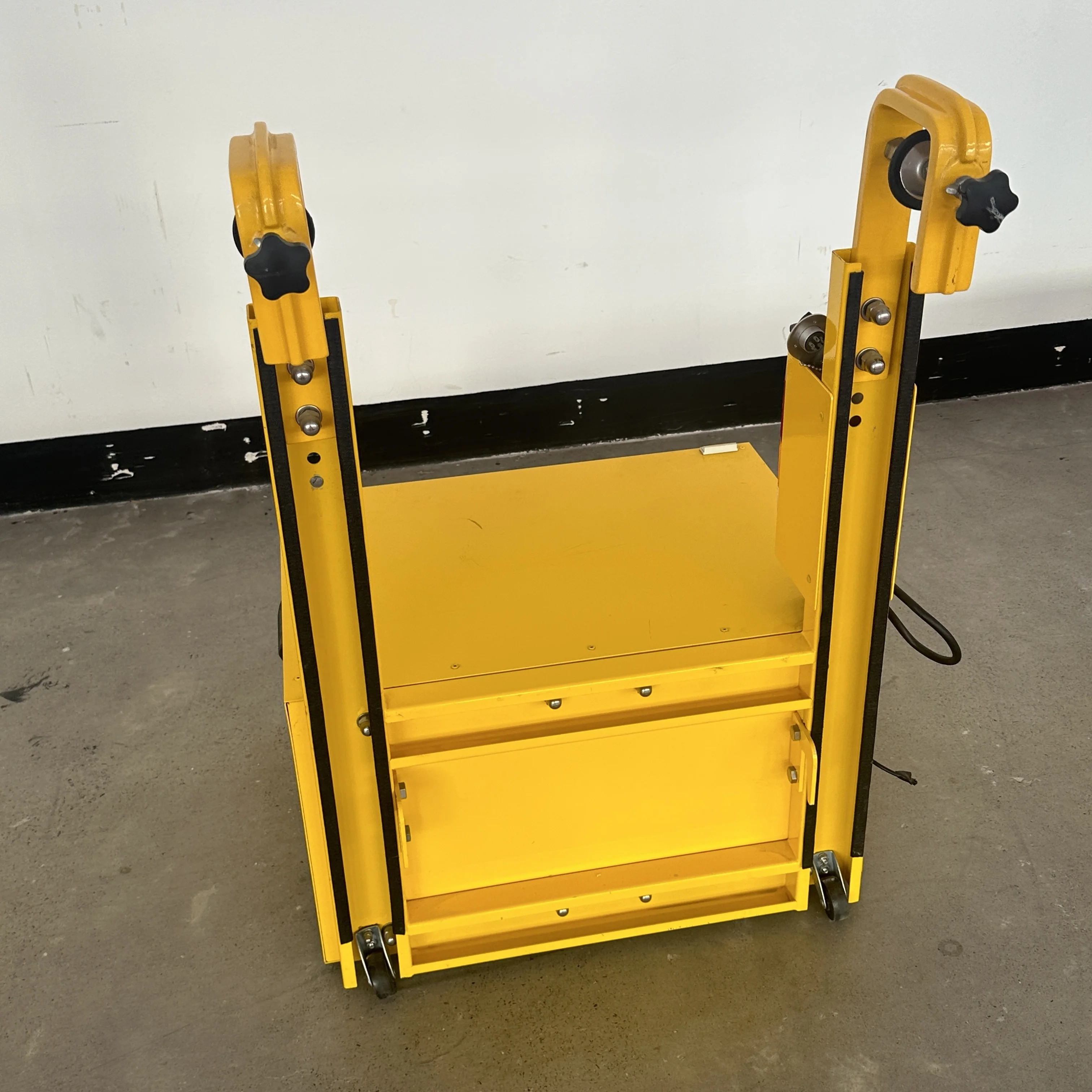 Vehicle Air Absorbers  Vehicle Rear Carrier Shock Absorbers  Rear Mounted Airbags for Rear End Protection