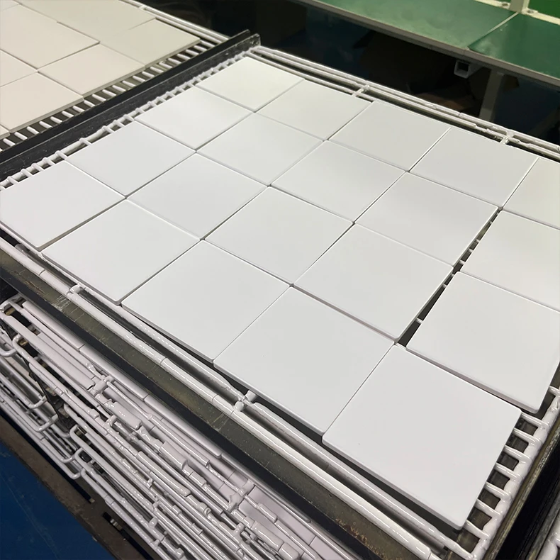 Wholesale custom round shape gift coaster white blanks sublimation ceramic coaster 4inch absorbent drinks coaster with cork back