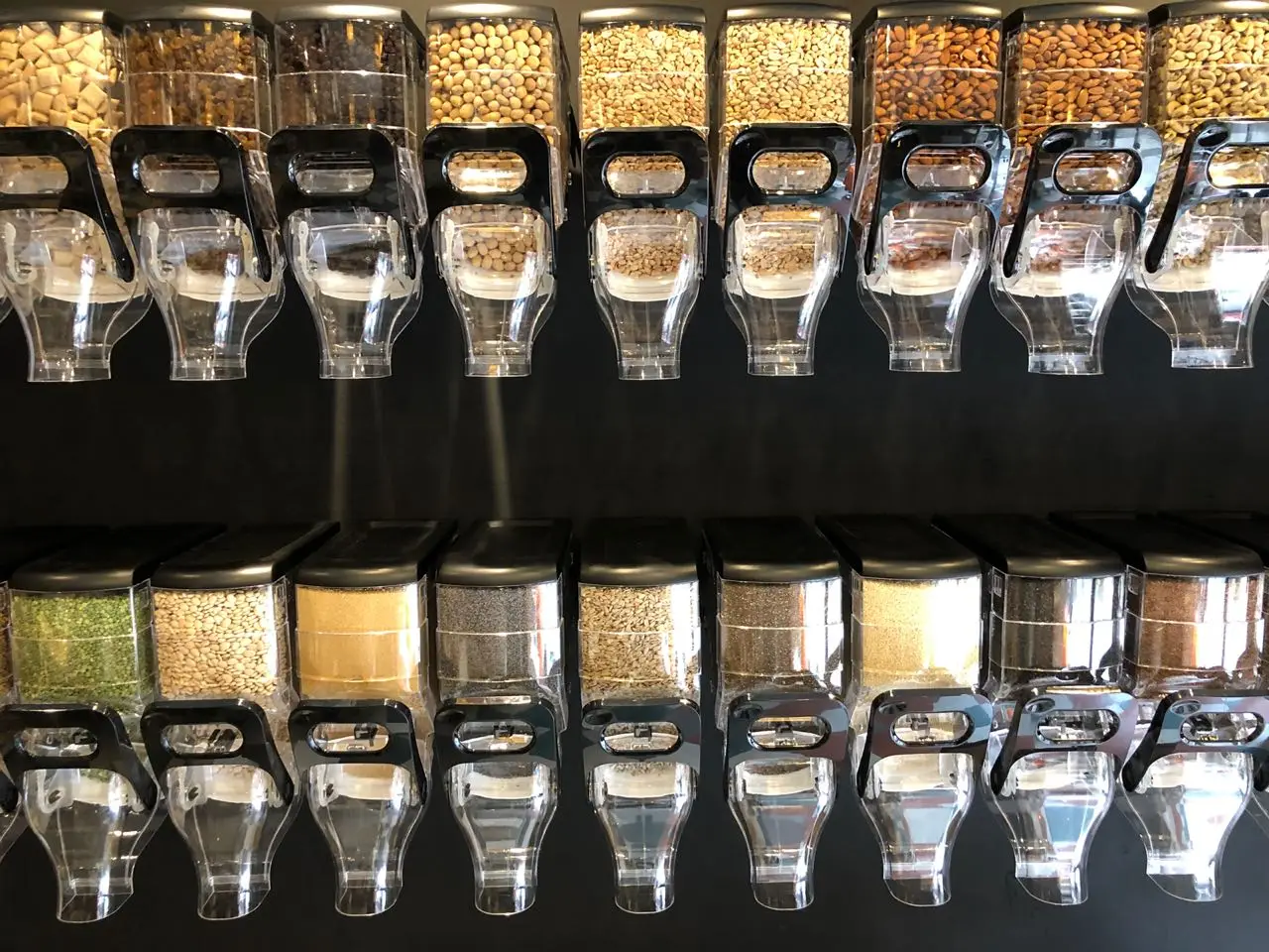 Ecobox food dispenser