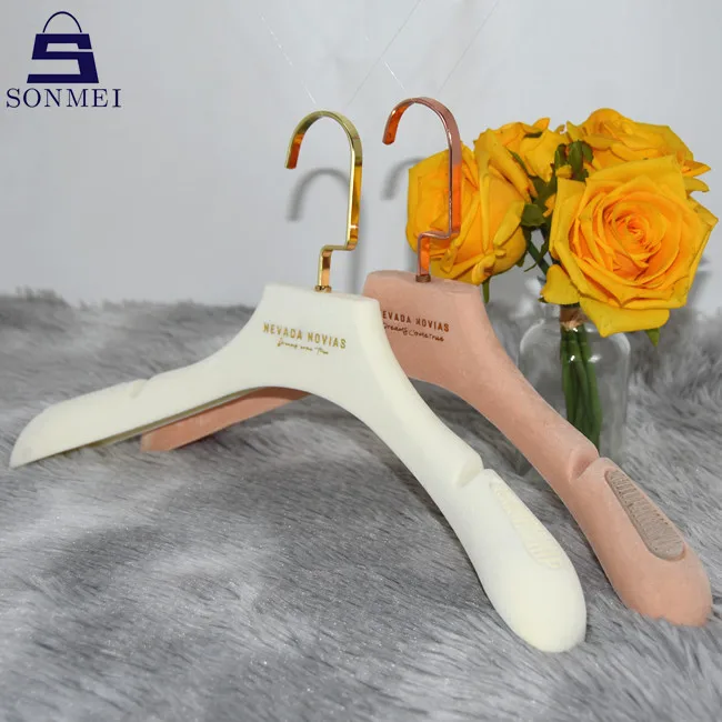 custom velvet hangers.jpg