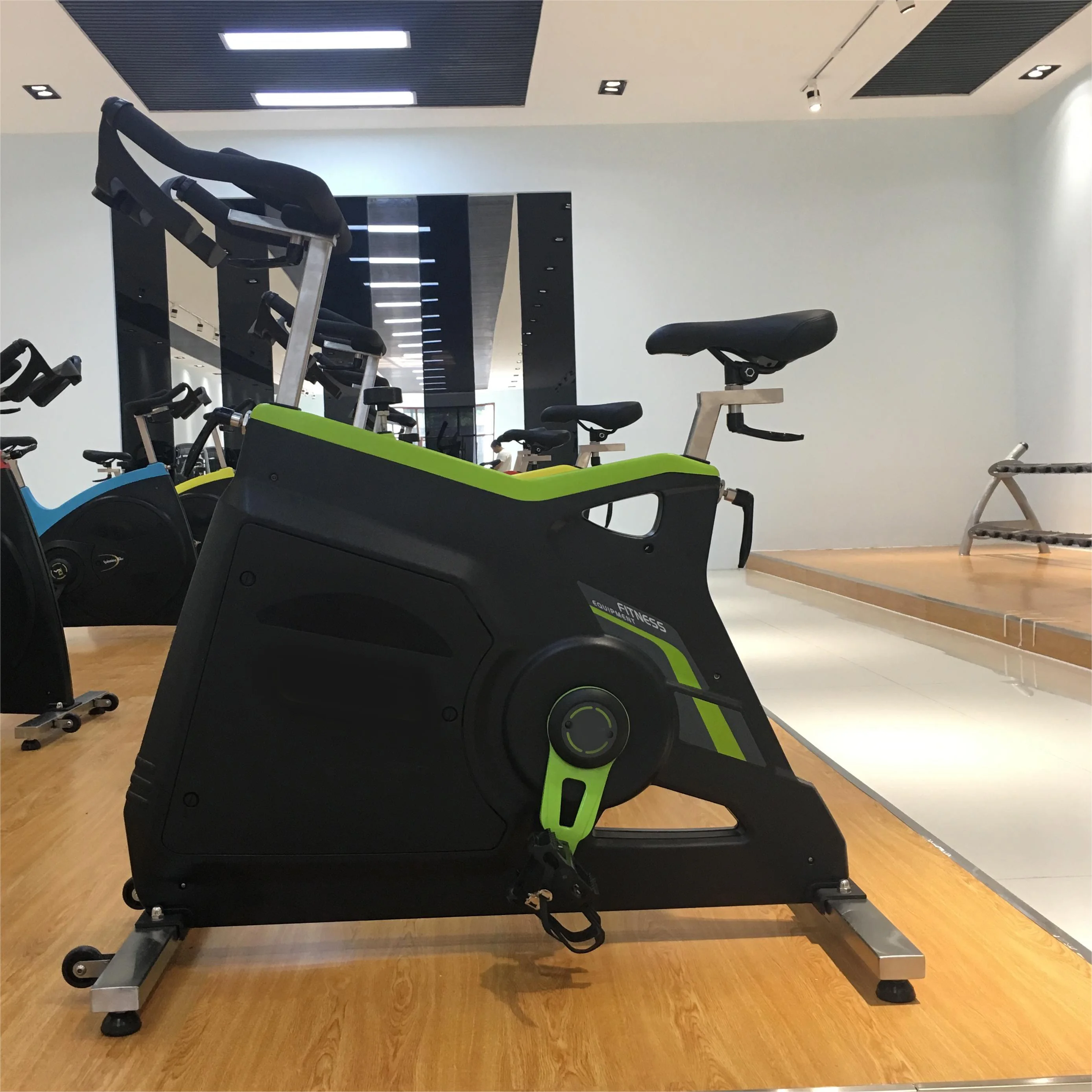 Premium Quality Commercial Bodybuilding Cardio Training Equipment Exercise Bike Spin Bike With Free Logo Customization