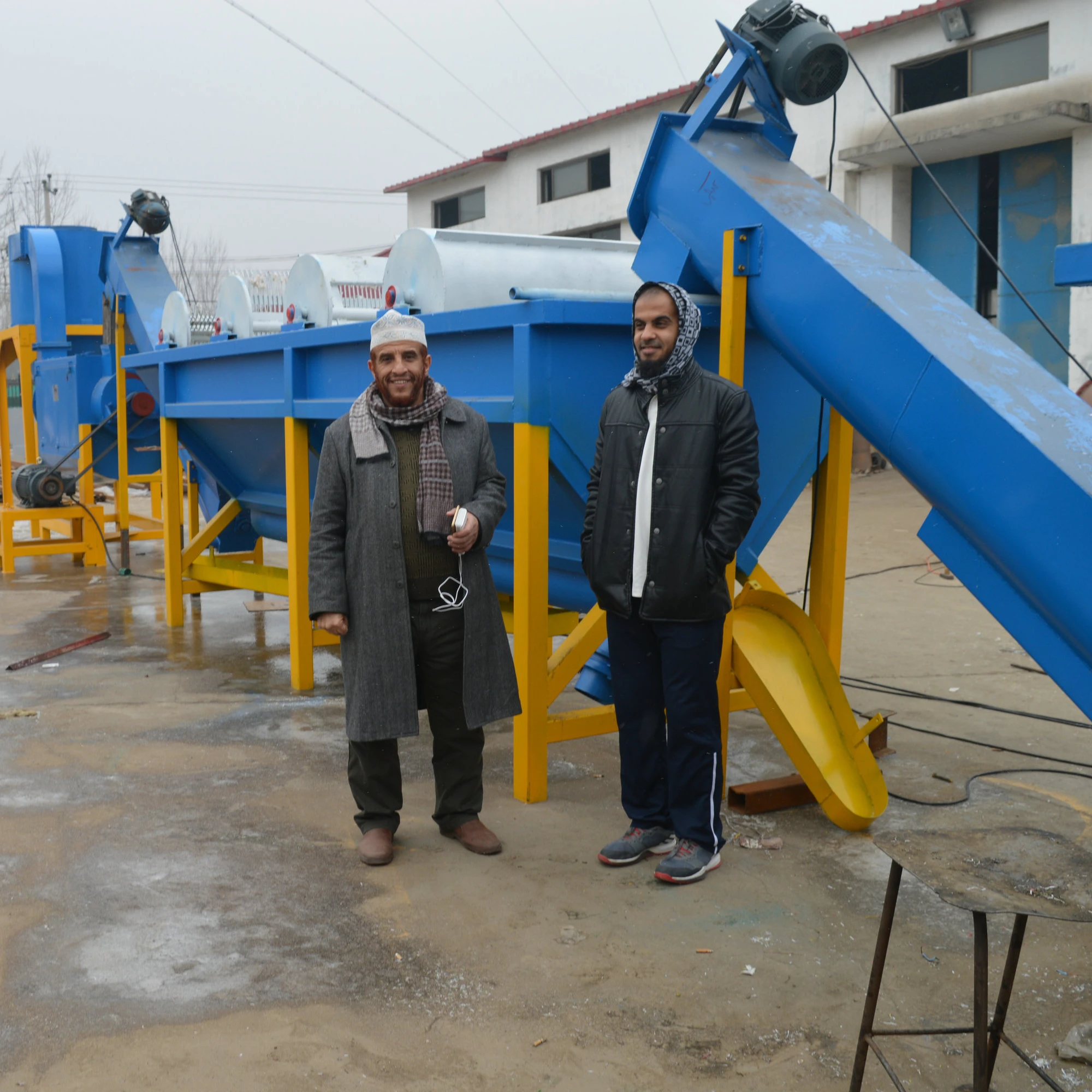 plastic bags, bottles, cups, PP PE PVC, HDPE, LDPE crushing washing line