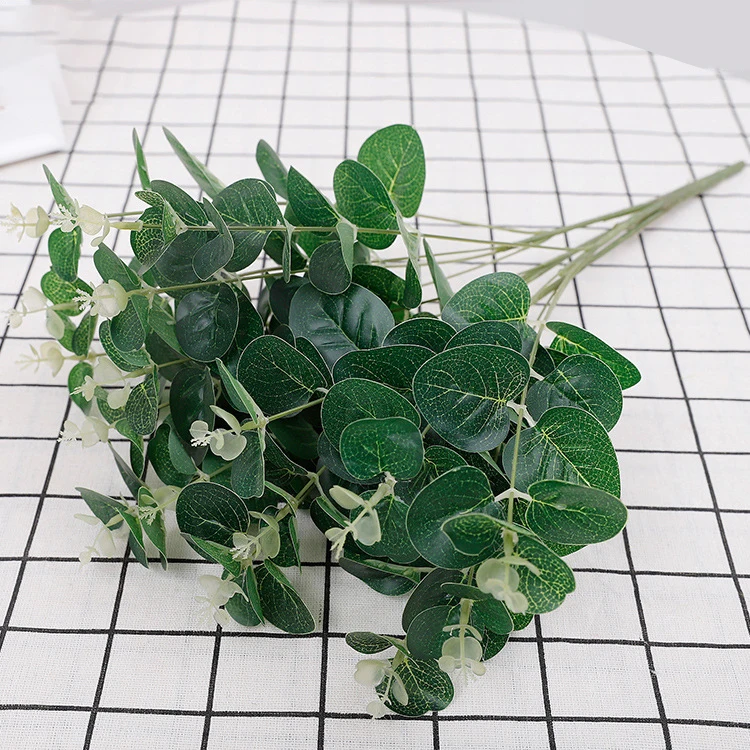 Wholesale Hot Selling Wedding  Decor Simulation Hanging Plastic Faux Silk Greenery Plant Eucalyptus Leaf Artificial Eucalyptus