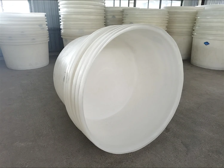 Large outdoor aquaculture fish tanks agricultural irrigation water storage tanks