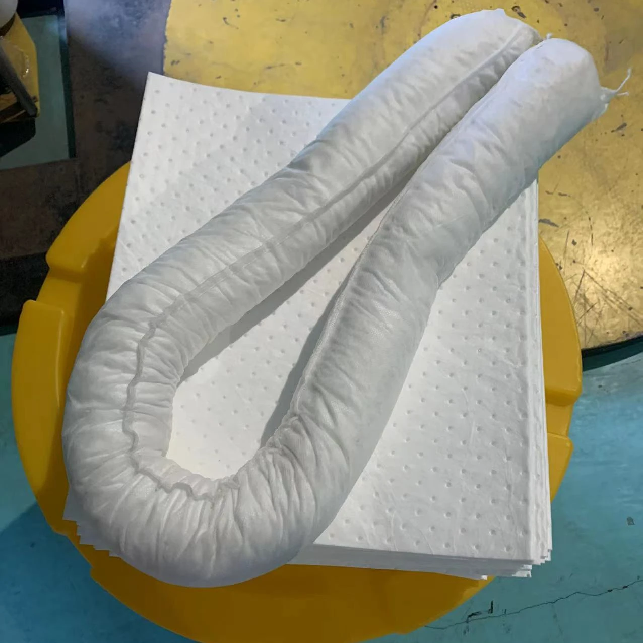 wholesale Sock 100% polypropylene non woven fabric Oil Sock sample free