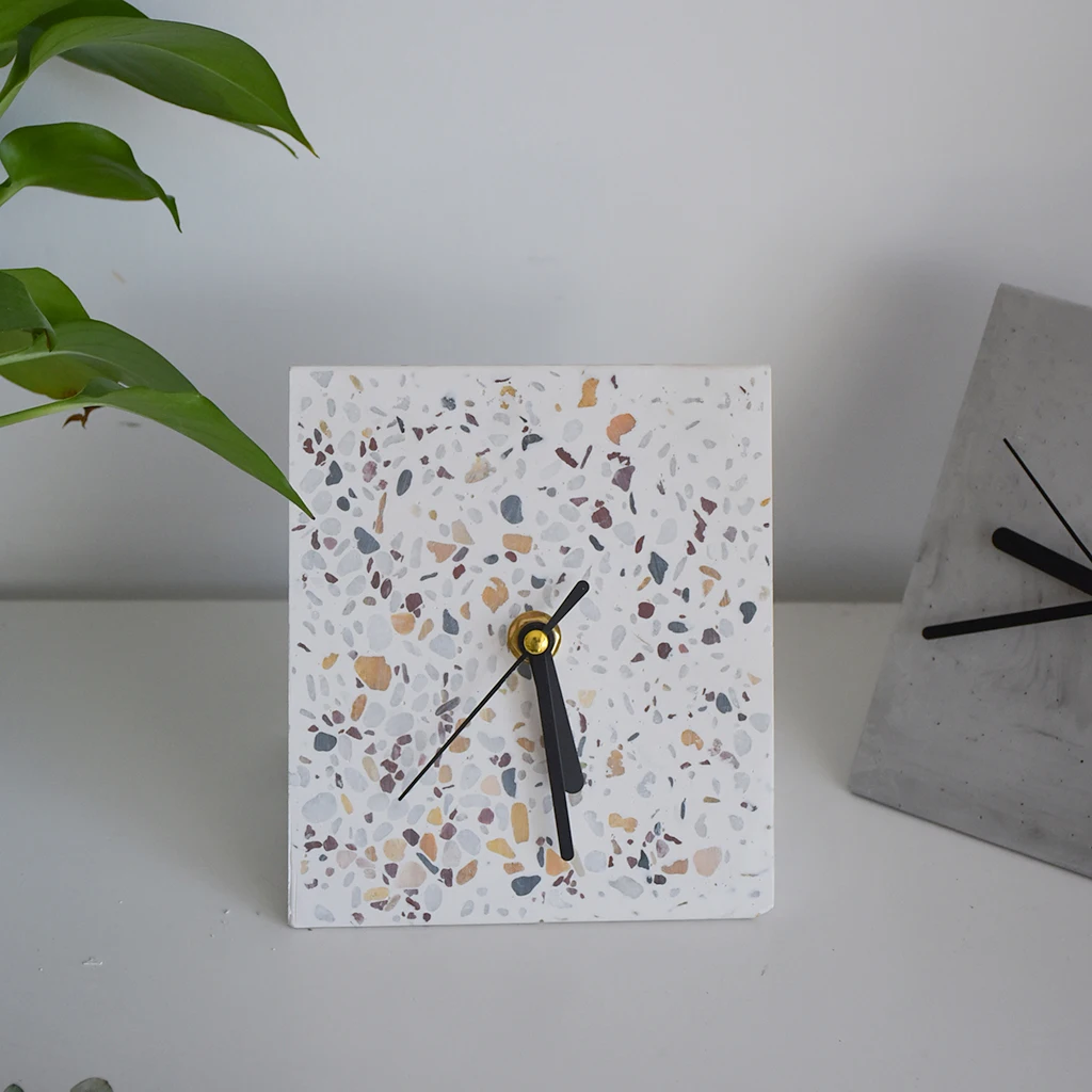 Домашние украшения. Подарки, настольные часы в античном океаническом стиле