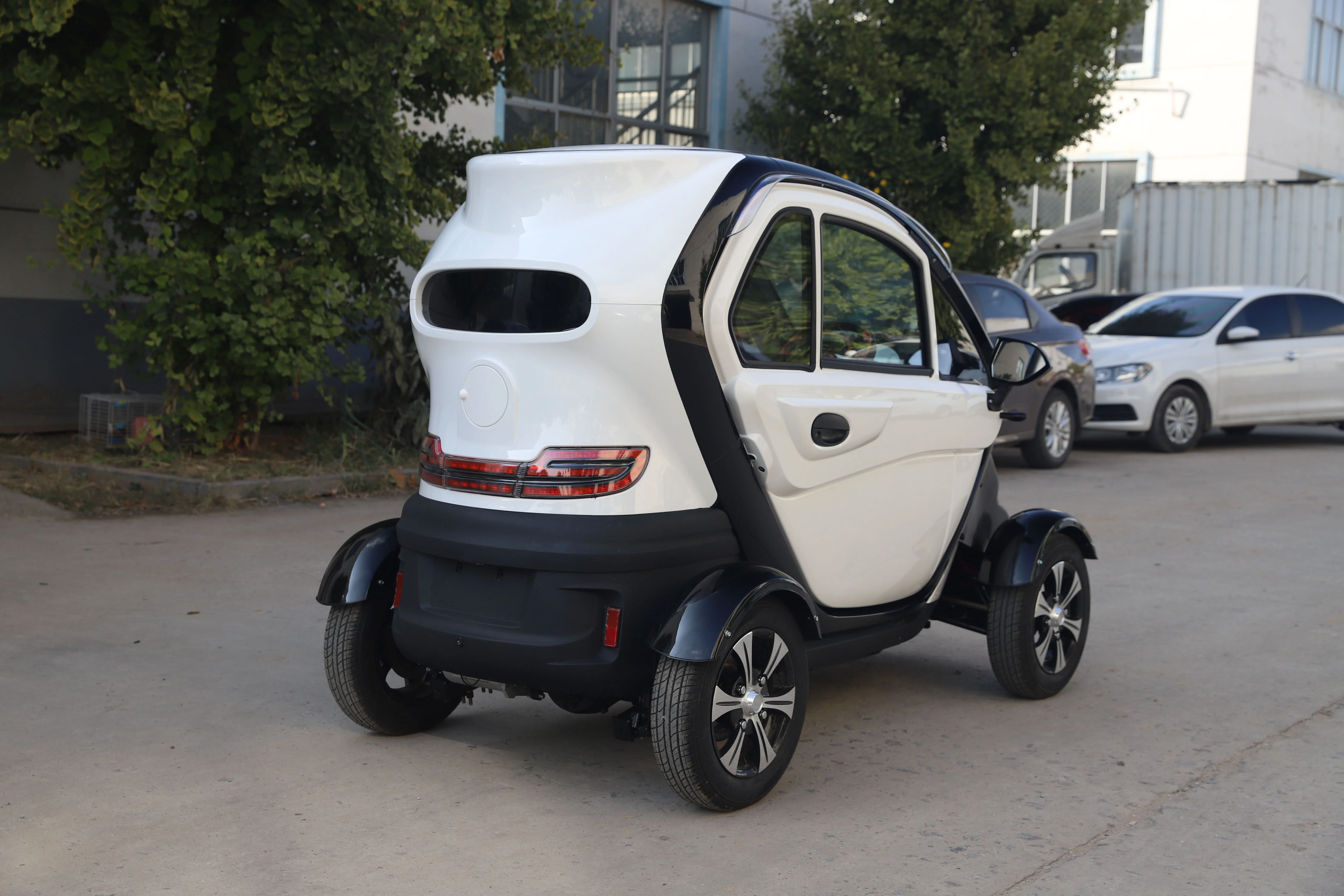 2 Passenger 4 wheeler Elektro Vehicle Adult CE City Elektro Autos four wheel high speed electric cars