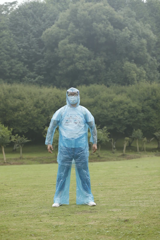 Wholesales Red Color waterproof disposable PE rainsuit/ raincoat and pants