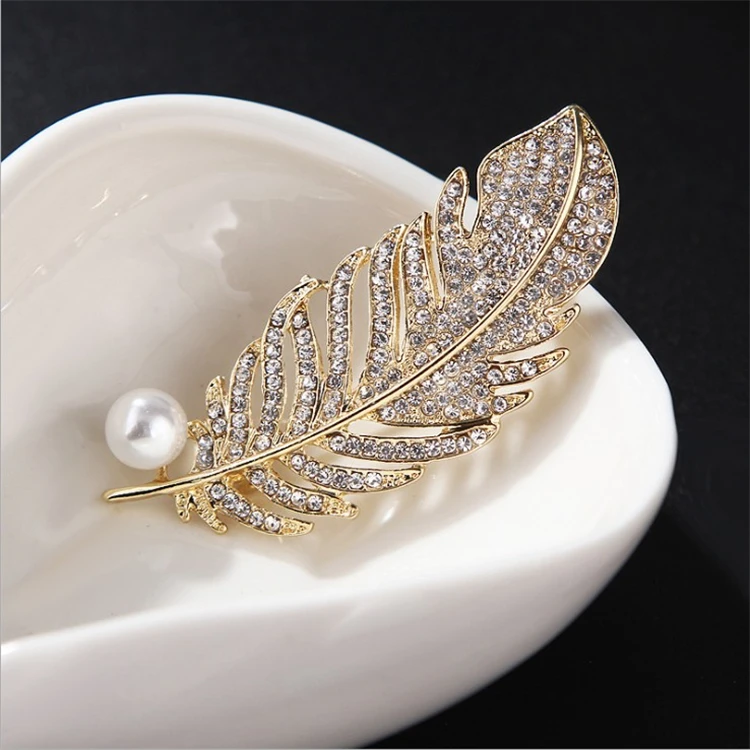European and American fashion atmospheric feather leaf brooch clothing accessories men and women rhinestone alloy brooch